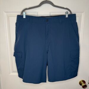 Orvis Men's Blue Cargo Shorts Quick Drying Material Size 40 Waist GUC